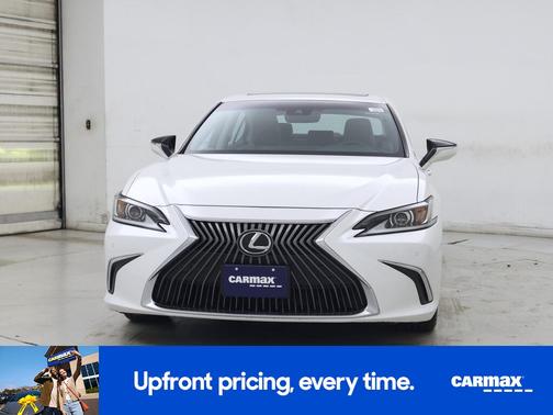 White 2019 Lexus ES 350 Luxury