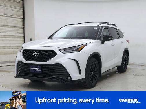 White 2022 Toyota Highlander XSE