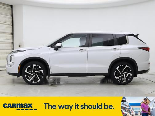 2023 Mitsubishi Outlander SE