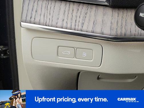 2024 Volvo XC90 Recharge Plug-In Hybrid T8 Plus Bright Theme