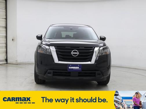 2023 Nissan Pathfinder S