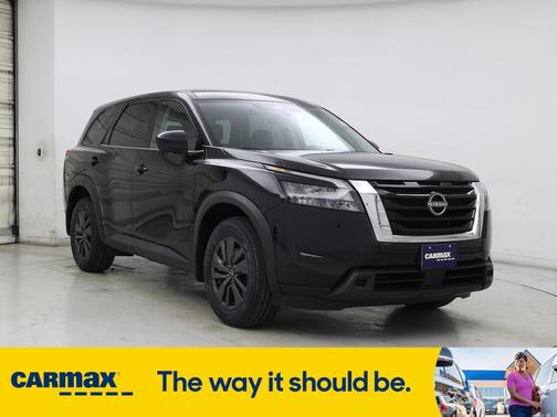 2023 Nissan Pathfinder S