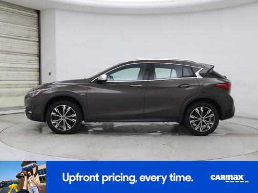 2017 INFINITI QX30 Premium