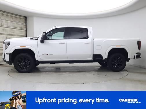 White 2024 GMC Sierra 3500 AT4