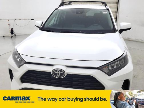 2020 Toyota RAV4 LE
