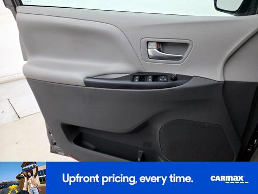 2019 Toyota Sienna LE