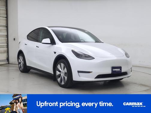 White 2024 Tesla Model Y Long Range
