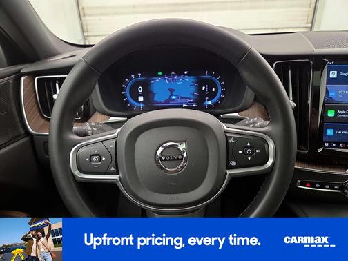 2022 Volvo XC60 B5 Momentum