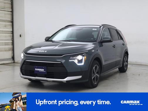 Green 2023 Kia Niro EX