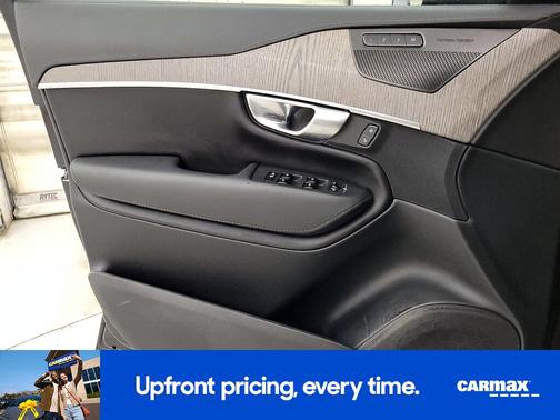 2024 Volvo XC90 B6 Ultimate Bright Theme