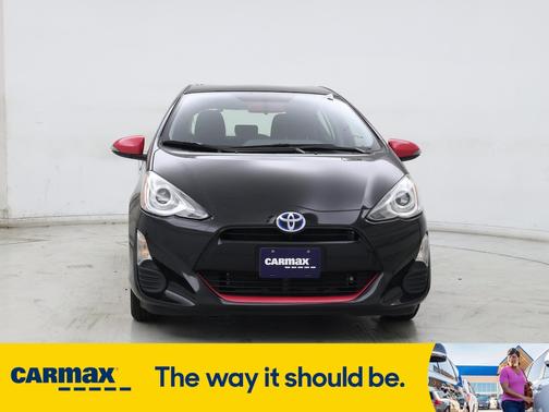2016 Toyota Prius c Persona Series