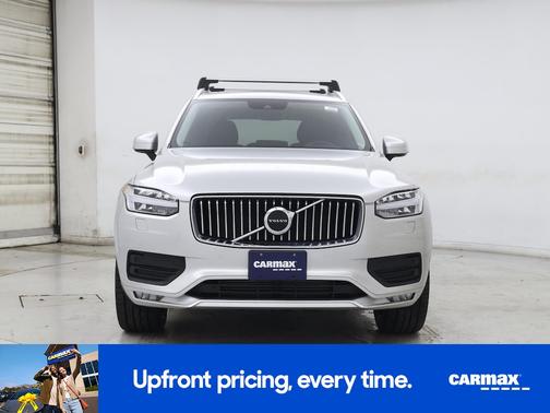 2022 Volvo XC90 T5 Momentum