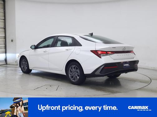 White 2024 Hyundai ELANTRA SEL
