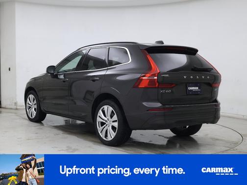 2022 Volvo XC60 B5 Momentum