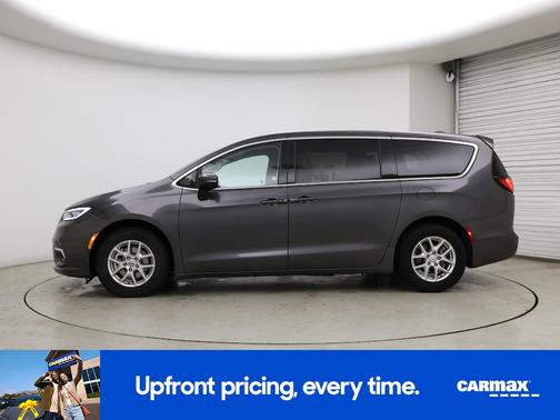 Gray 2023 Chrysler Pacifica Touring L