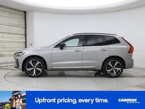 2023 Volvo XC60 B6 Ultimate Dark Theme