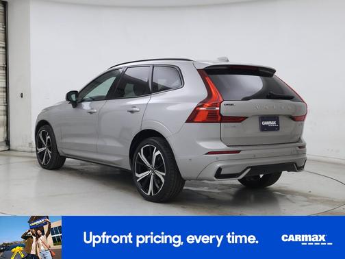 2023 Volvo XC60 B6 Ultimate Dark Theme