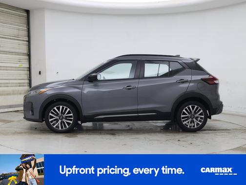 2022 Nissan Kicks SR