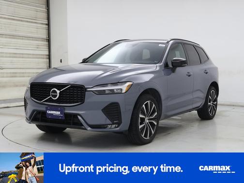 2023 Volvo XC60 B5 Ultimate Dark Theme