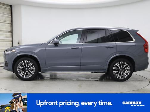 2022 Volvo XC90 T6 Momentum