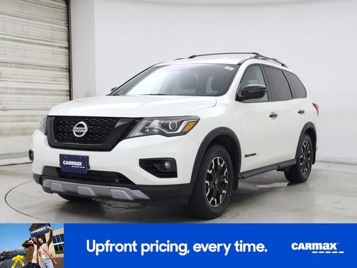 2020 Nissan Pathfinder SV