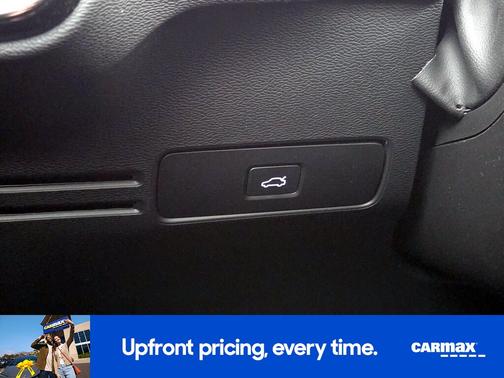 2023 Volvo XC40 B5 Plus Dark Theme