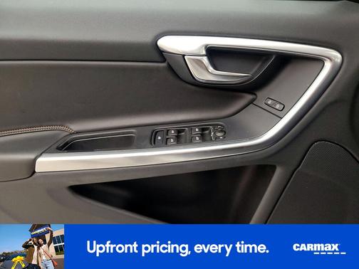 2016 Volvo V60 Cross Country T5