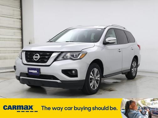 2019 Nissan Pathfinder SV