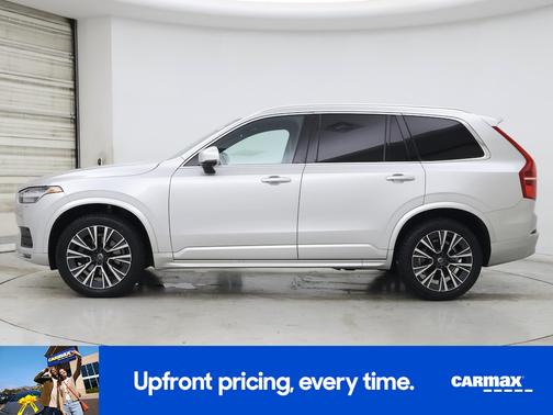 2022 Volvo XC90 T6 Momentum