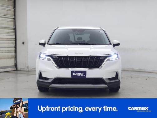 White 2024 Kia Carnival LX