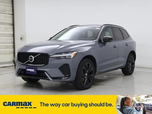 2023 Volvo XC60 B5 Plus Dark Theme