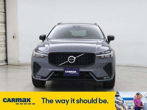 2023 Volvo XC60 B5 Plus Dark Theme