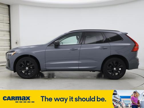 2023 Volvo XC60 B5 Plus Dark Theme