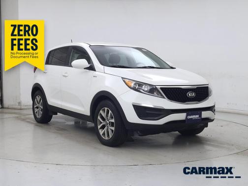 White 2016 Kia Sportage LX