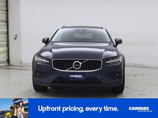2022 Volvo V60 Cross Country T5