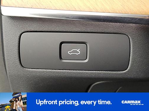 2024 Volvo XC90 B6 Plus Bright Theme