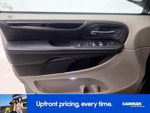 Gray 2019 Dodge Grand Caravan SXT