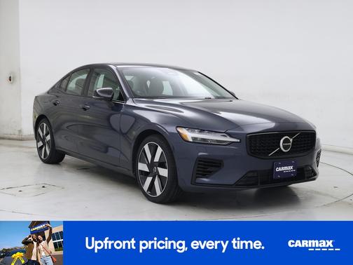 2023 Volvo S60 Recharge Plug-In Hybrid T8 Plus Dark Theme