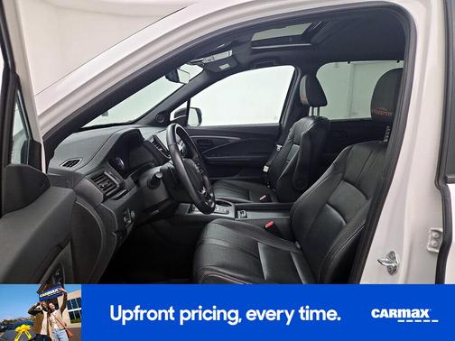 White 2022 Honda Pilot Trailsport