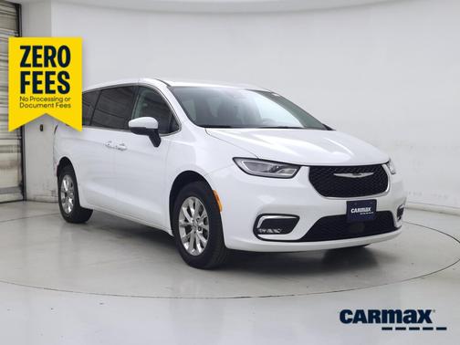 White 2023 Chrysler Pacifica Touring L