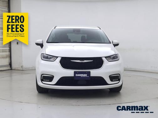 White 2023 Chrysler Pacifica Touring L