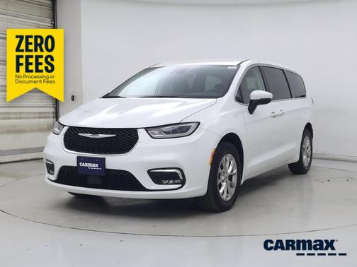 White 2023 Chrysler Pacifica Touring L