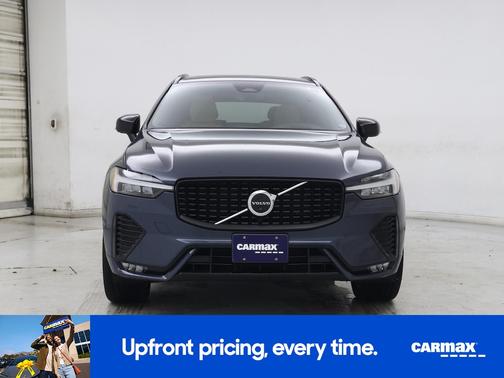 2023 Volvo XC60 B6 Ultimate Dark Theme