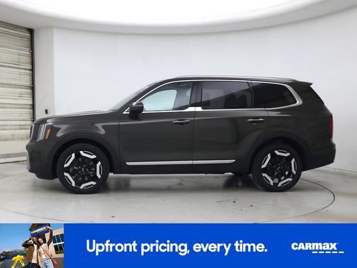 Green 2023 Kia Telluride S