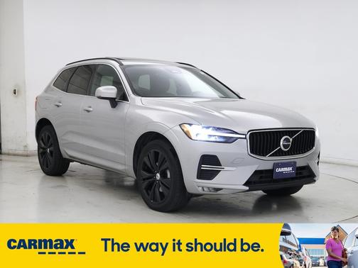 2022 Volvo XC60 B5 Momentum