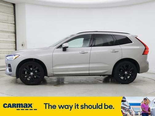 2022 Volvo XC60 B5 Momentum