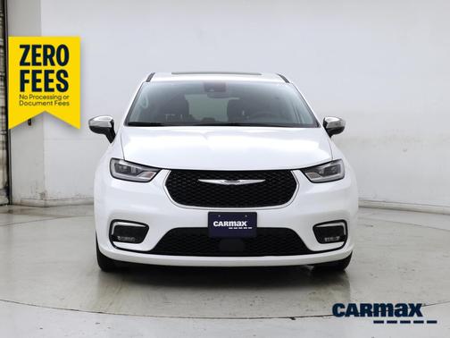White 2023 Chrysler Pacifica Hybrid Limited