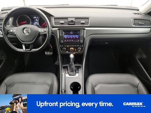 2018 Volkswagen Passat R-Line