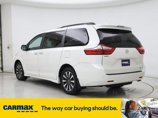 2019 Toyota Sienna XLE