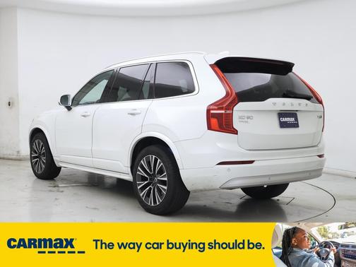 2022 Volvo XC90 T6 Momentum